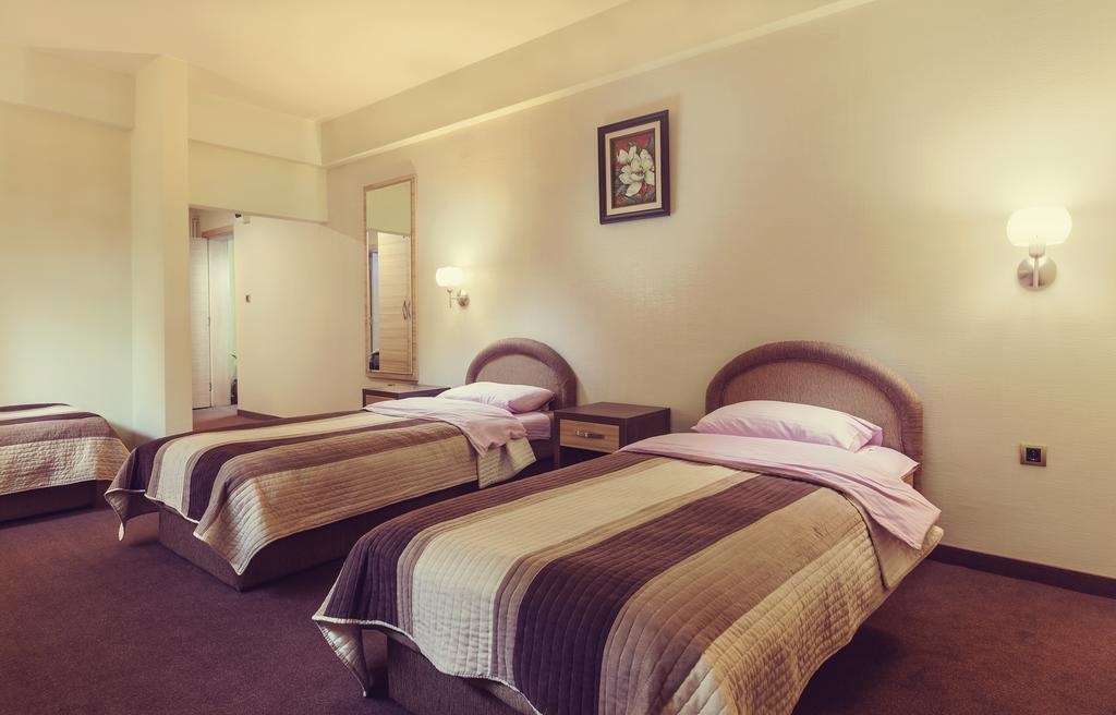 Hotel Kole Čačak Habitación foto